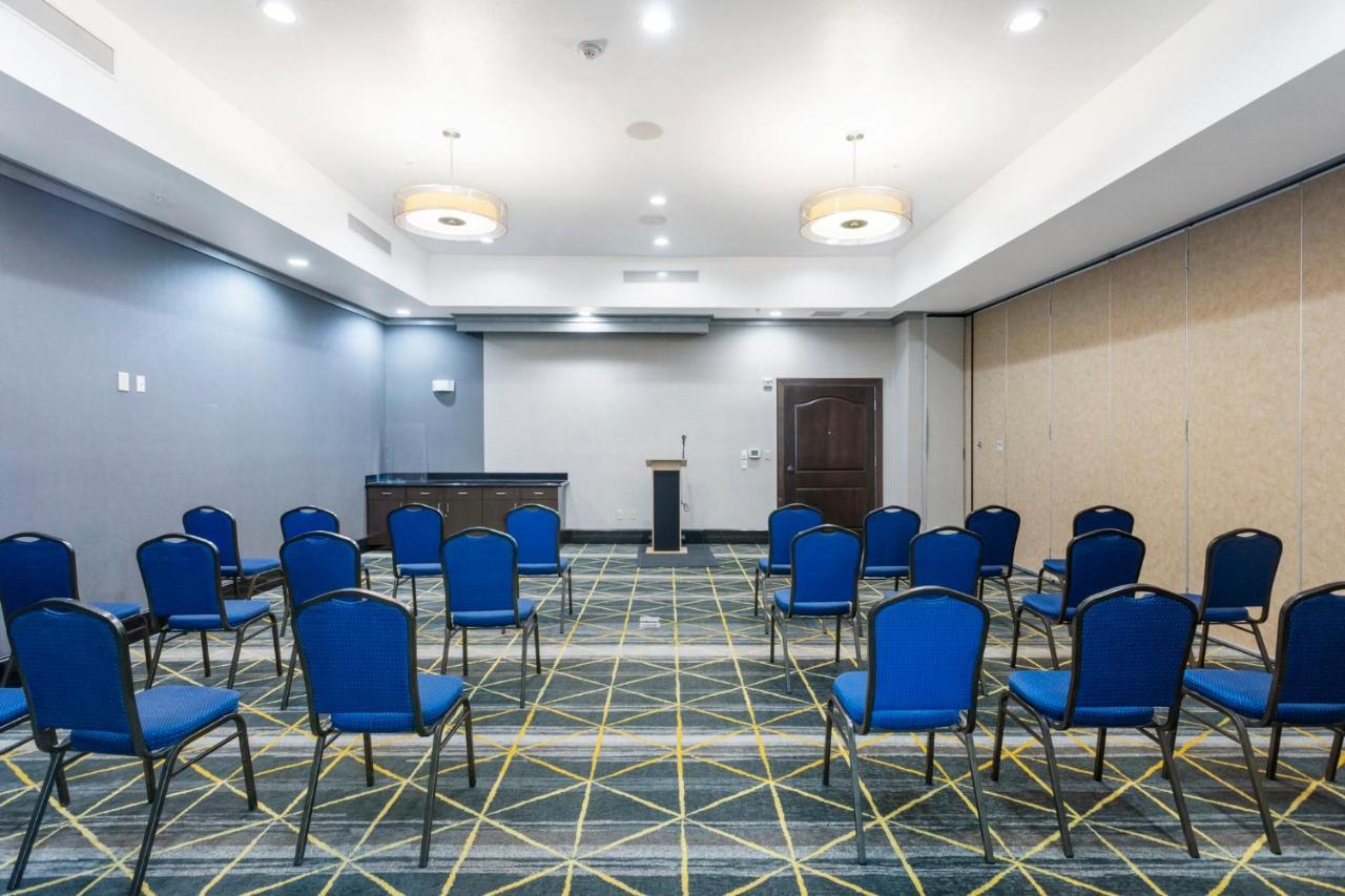 Holiday Inn Hotel & Suites Waco Northwest By Ihg Bellmead Extérieur photo