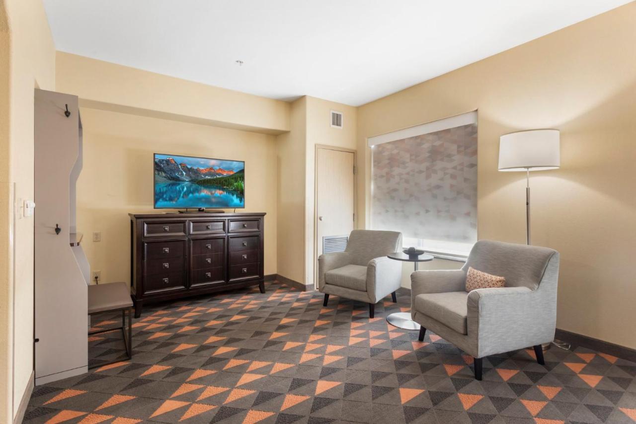 Holiday Inn Hotel & Suites Waco Northwest By Ihg Bellmead Extérieur photo