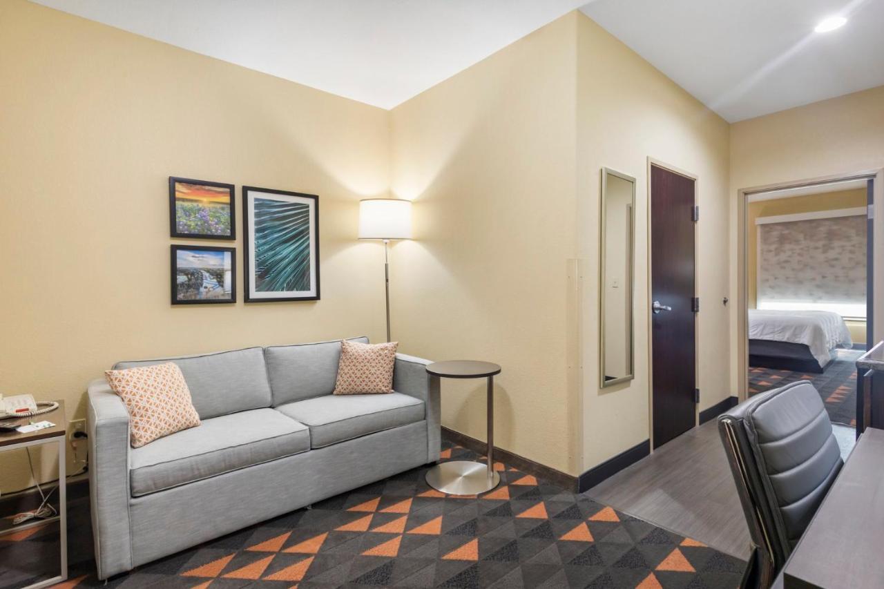 Holiday Inn Hotel & Suites Waco Northwest By Ihg Bellmead Extérieur photo