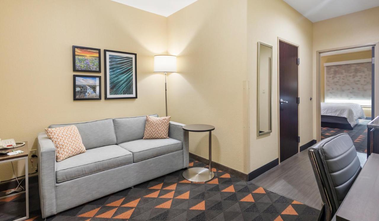 Holiday Inn Hotel & Suites Waco Northwest By Ihg Bellmead Extérieur photo